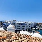 Puerto Marina Deluxe, apartamento en Benalmádena